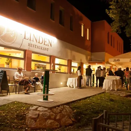 Linden Restaurant And ゲストハウス *