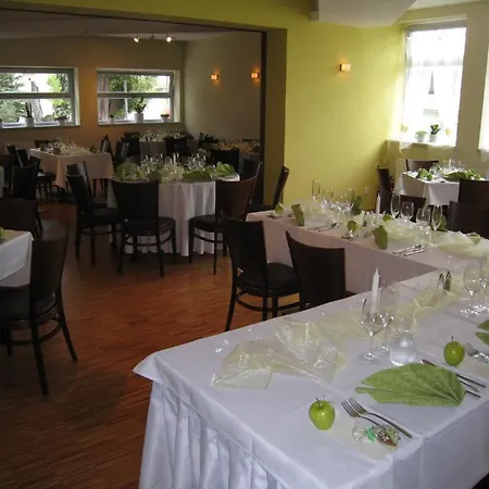 Linden Restaurant And Penzion Brno